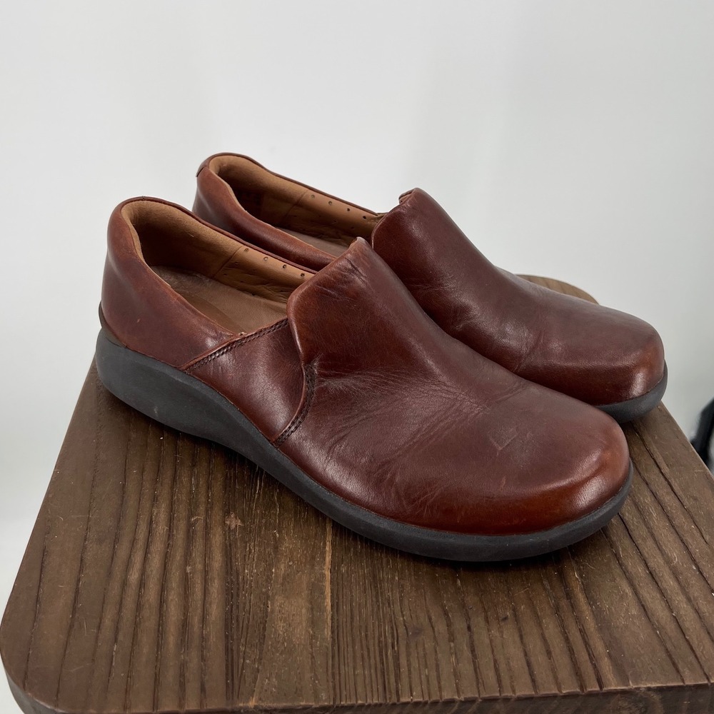 Clarks Unstructured Un Loop Brown Leather Slip On Loafers Womens 9.5 M 26144579